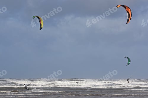 Preview: Kitesurfers Riding In Breaking Waves
