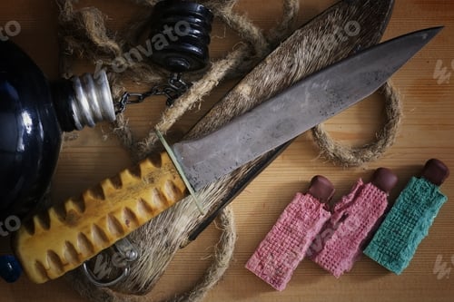 Preview: Kit For Survival In The Woods Matches Opener Flask