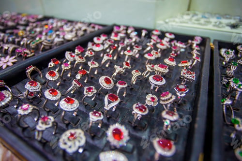 Preview: Colourful Rings With Red Stones In The Jewellery Market