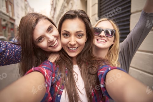 Preview: Sweet Girls Ready For Conquer The City