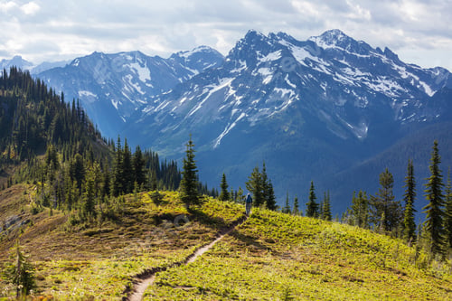 Preview: Beautiful Mountain Peak In North Cascade Range, Washington / Usa