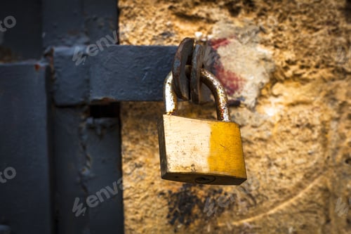 Preview: Old Lock