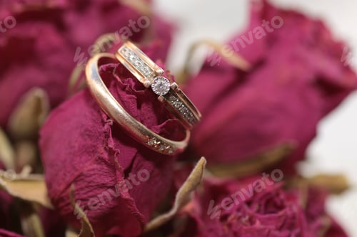 Preview: Wedding Ring Decor