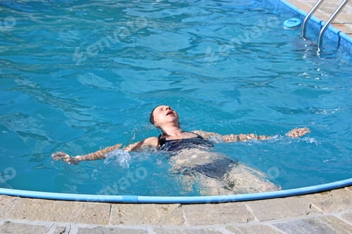 Preview: Woman In A Swimming Pool