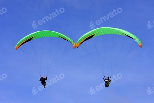 Preview: Paragliders