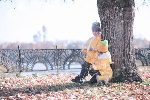 Preview: Kids Walk In The Park With First Snow