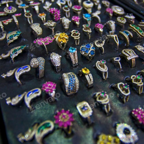 Preview: Colourful Rings In The Jewellery Market
