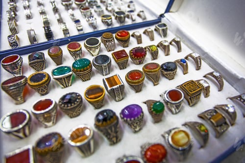 Preview: Colourful Rings In The Jewellery Market