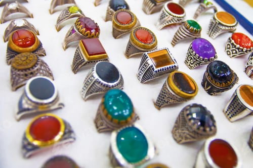 Preview: Colourful Rings In The Jewellery Market