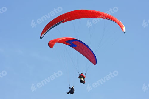 Preview: Paragliders