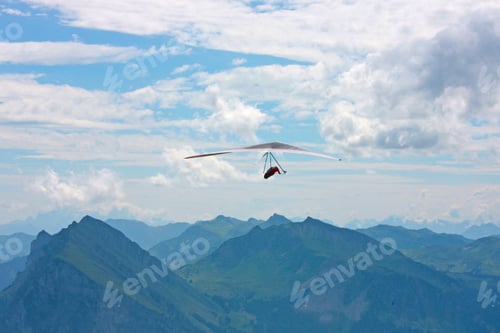 Preview: Hanggliding In Swiss Alps