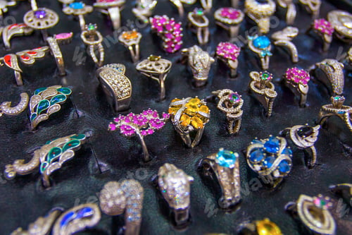 Preview: Colourful Rings In The Jewellery Market