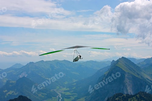 Preview: Hanggliding In Swiss Alps