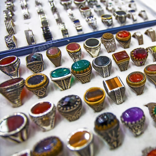 Preview: Colourful Rings In The Jewellery Market