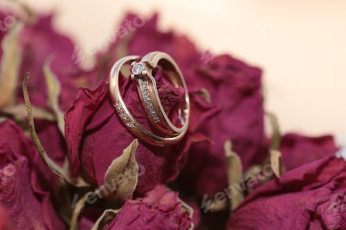 Preview: Wedding Ring Decor