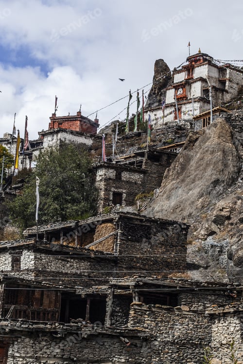Vista previa: Traditional Stone Build Village Of Manang. Mountains In The Background. Annapurna Region, Nepal.