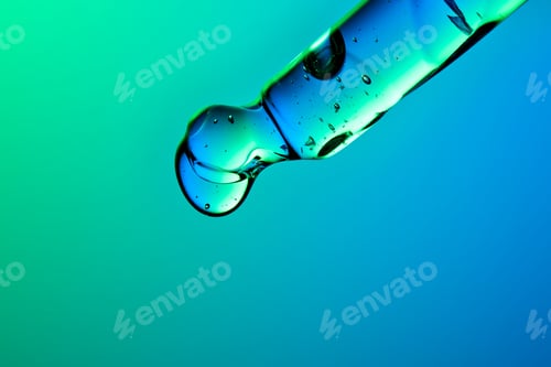 Preview: Cosmetic dropper dispensing antioxidant serum for skin radiance