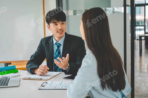 Preview: Human Resources Manager Job interviews are being conducted with job seekers regarding their backgrou