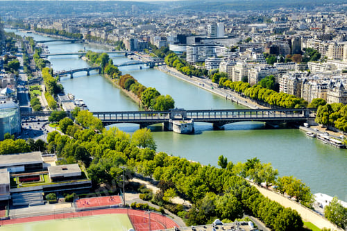 Preview: Aerial View of Pont de Bir-Hakeim, Île aux Cygnes, and the Seine River in Paris, France