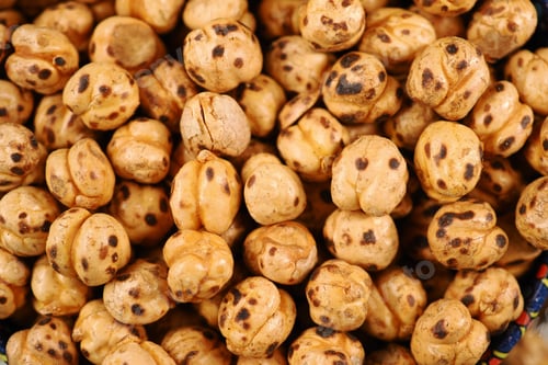 Preview: traditional Turkish roasted chickpeas, commonly known as leblebi