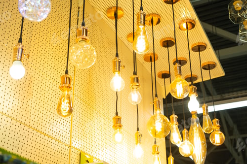 Preview: Vintage shaped bulbs cluster, shop decorative lighting, artistic retro fixture, store window design,
