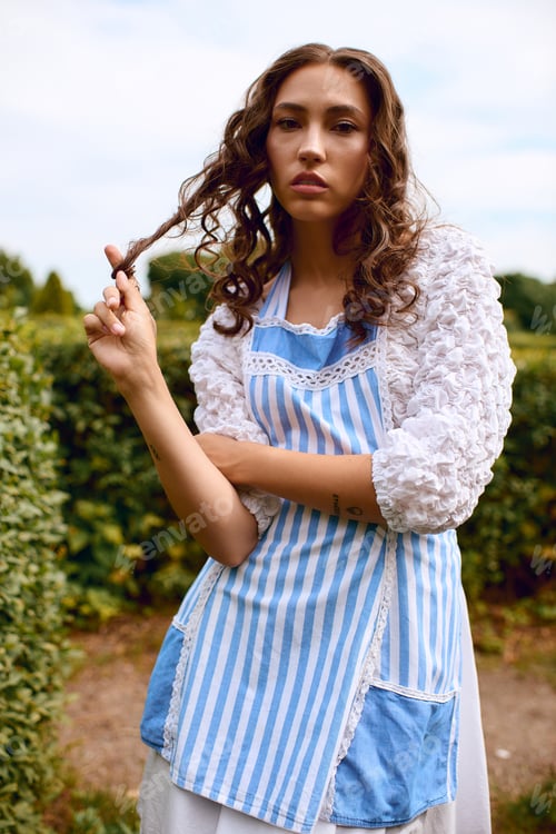 Preview: Wonderland inspired beauty in a vibrant park full of lush greenery and whimsical charm