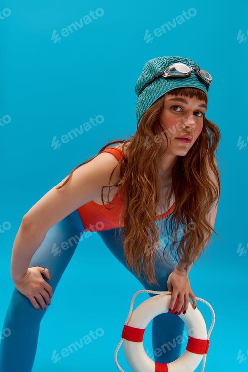 Preview: Vibrant summer moments captured with a stylish young woman ready for fun in the sun