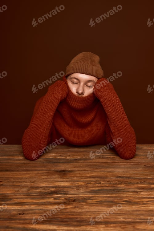Preview: Charming red haired man exudes relaxed confidence in stylish autumn attire