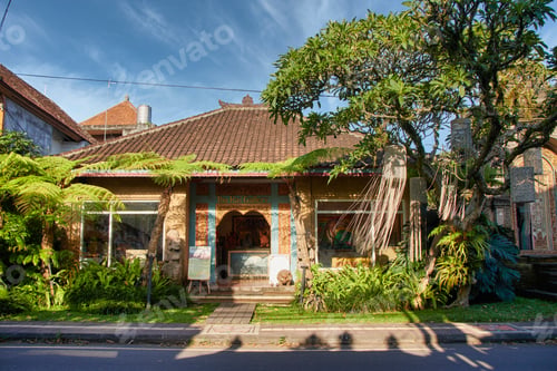 Preview: A beautiful balinese style store building in Bali. A traditional Balinese architecture house