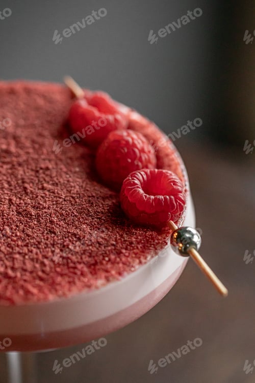 Preview: Raspberry cocktail with cocoa powder topping