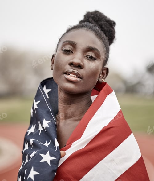 Preview: Portrait, confident or black woman with usa flag on race track, professional athlete