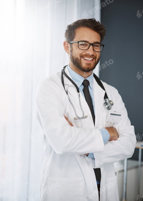 Preview: Portrait, man or doctor in hospital with arms crossed, medical service or pride for career