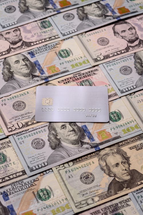 Preview: A credit card for contactless cashless payments via a terminal or online. A credit card