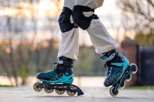 Preview: Teen'S Feet In Rollerblades