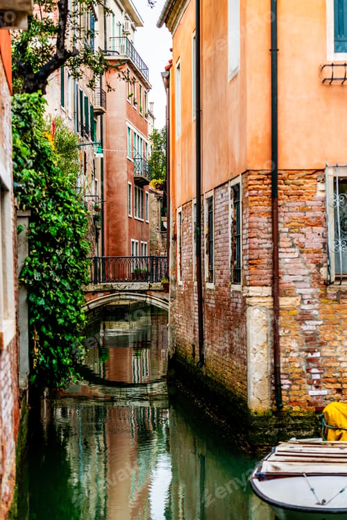 Preview: Charming Bridge Over Canal