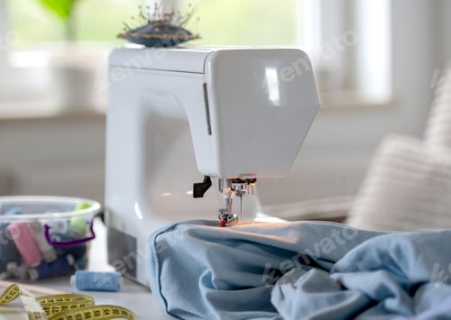 Preview: Sewing Machine With Sewing Accessories