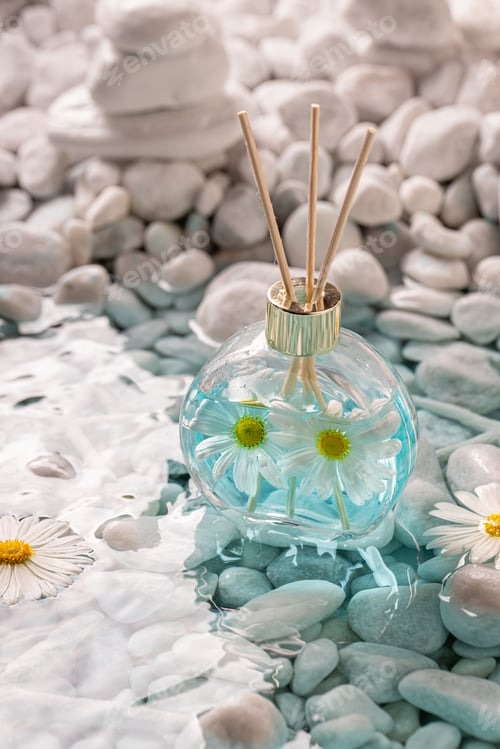 Preview: Sophisticated diffuser fragrance smelling of summer and sea.