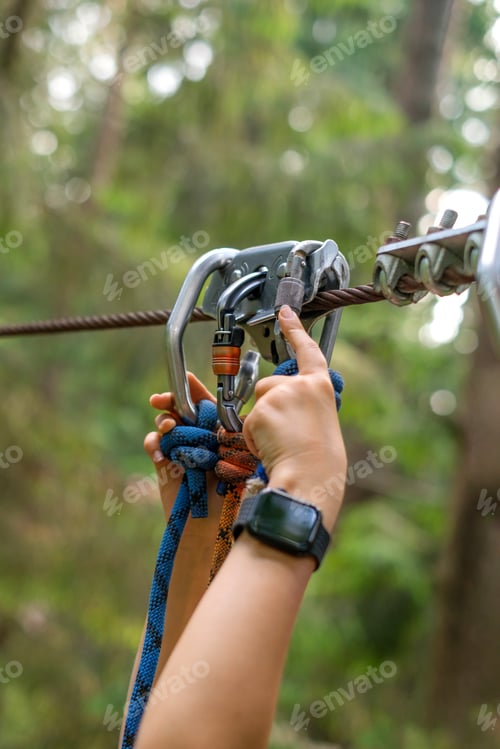 Preview: A close-up carbine for descending the cable. Safety equipment