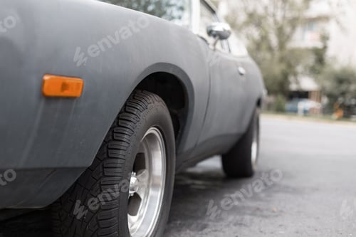 Preview: Retro car wheel close-up