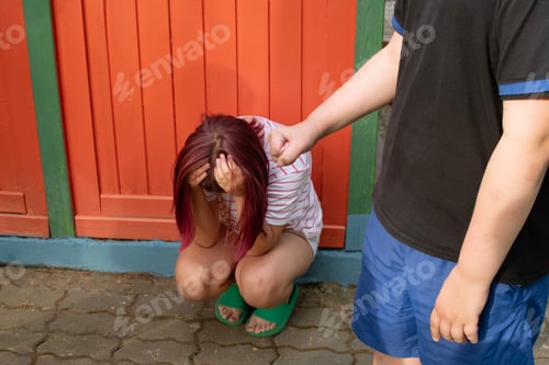 Preview: The children are teasing the girl