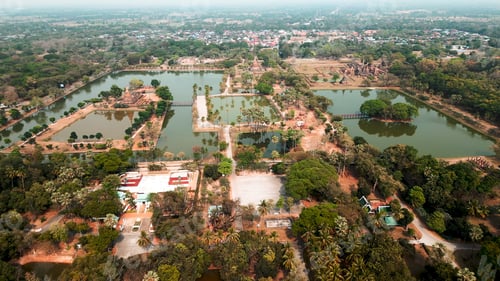 Preview: Sukhothai historical park showing ancient temples, lakes, and surrounding landscape