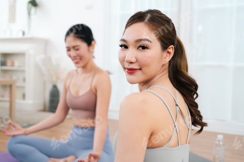 Preview: Meditation practice in bright studio with smiling women