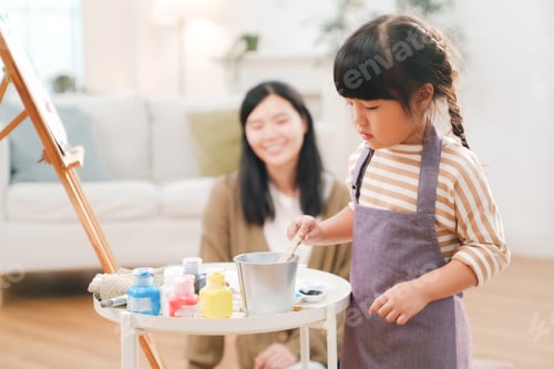 Preview: Girl, painting, apron, home, art child painting at easel with mother