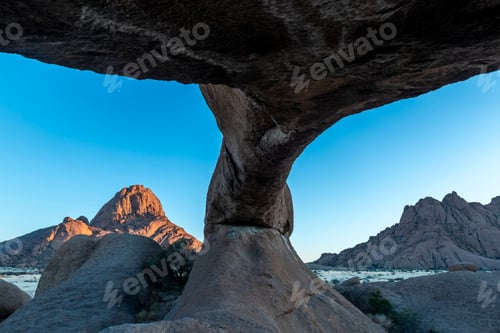 Preview: Spitzkoppe mountains view view from under an arch