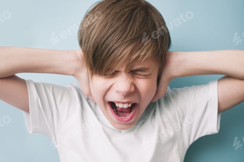Preview: Screaming boy closes his eyes and ears in protest