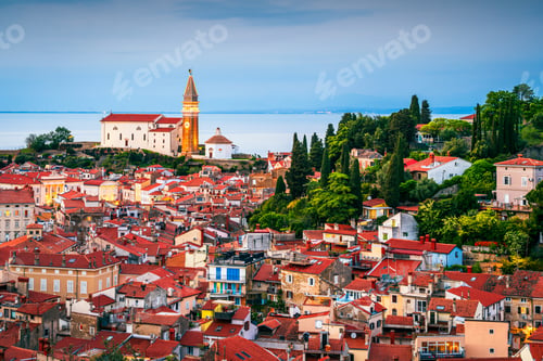 Preview: Piran, Slovenia Old Town View