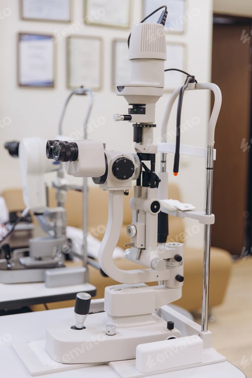 Preview: Slit lamp biomicroscope standing in an ophthalmology clinic, ready for vision health eye examination