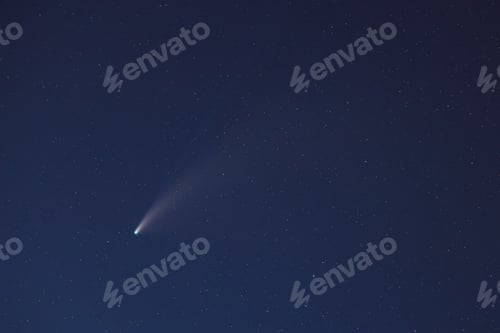 Preview: Comet close up with full tail detail