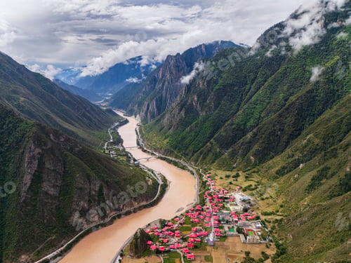 Preview: Sichuan Tibet Border,
Jinsha River Bordering Tibet, Gangtuocun, Sichuan Province, Kham Tibet,