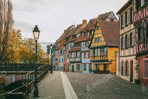 Preview: Colmar canal at morning showing blue and white house facade in reflection